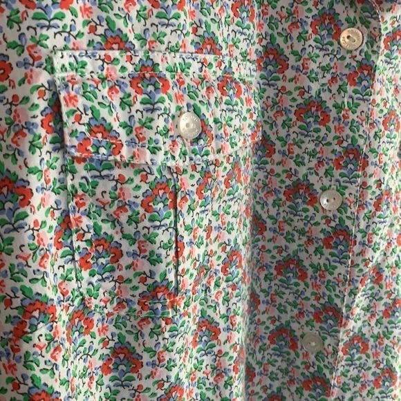 Tommy Hilfiger Medium button down long sleeve shirt. White with floral print - Picture 3 of 8